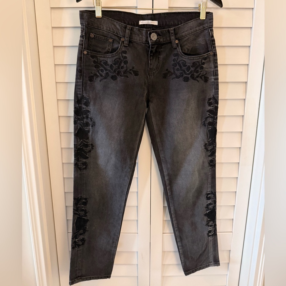 One by One Teaspoon Women’s Black Floral Embroidered Straight Leg Jeans Size 27